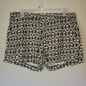 Old Navy High Waist Black and White Geometric Shorts
